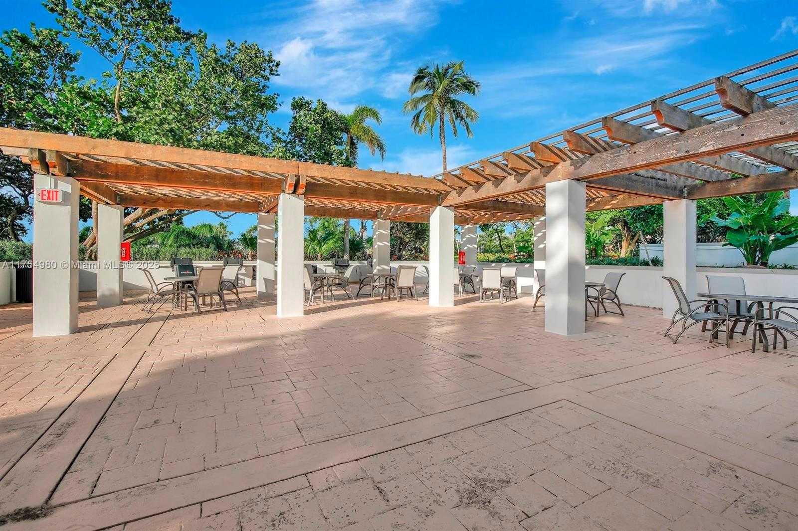 Small Image of 21205 YACHT CLUB DR #1802, Aventura Number 56