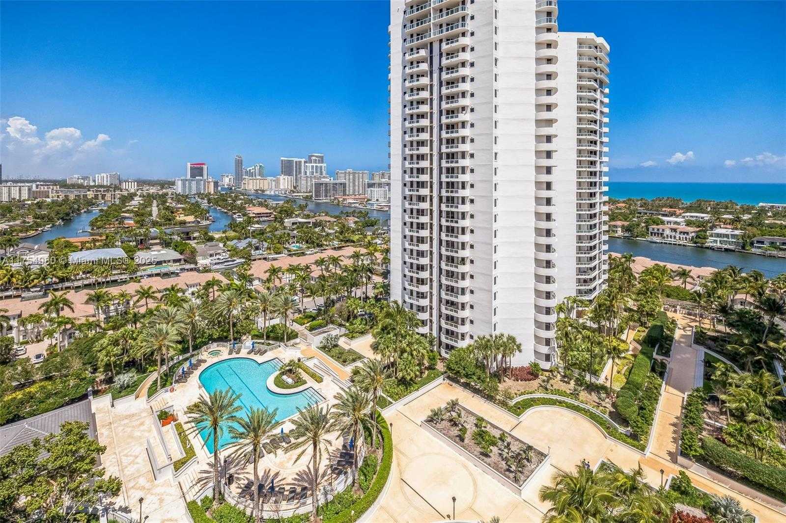 Small Image of 21205 YACHT CLUB DR #1802, Aventura Number 57