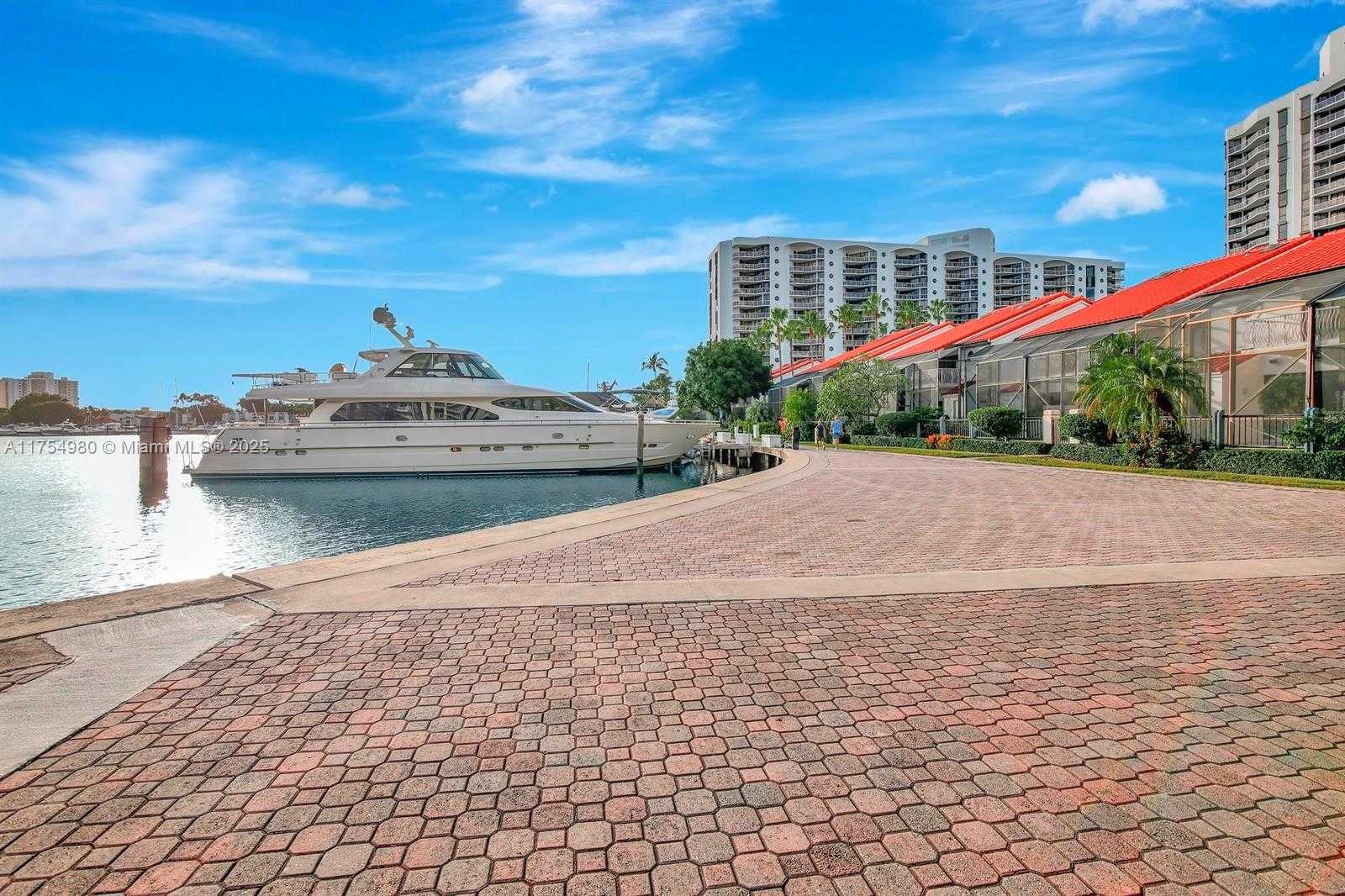 Small Image of 21205 YACHT CLUB DR #1802, Aventura Number 62