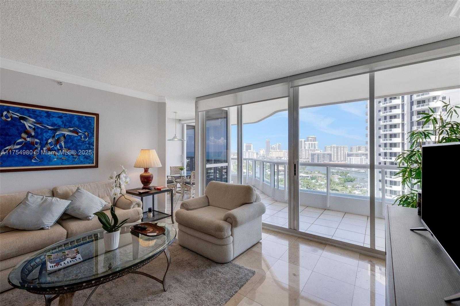 Small Image of 21205 YACHT CLUB DR #1802, Aventura Number 7