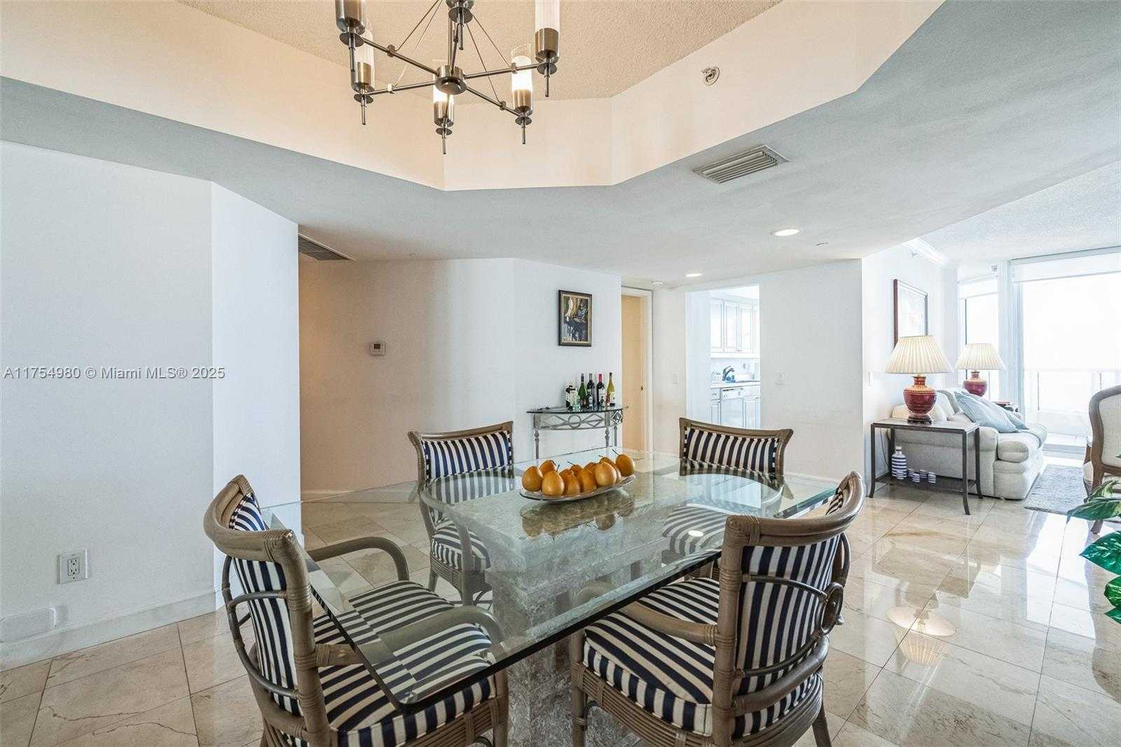 Small Image of 21205 YACHT CLUB DR #1802, Aventura Number 8