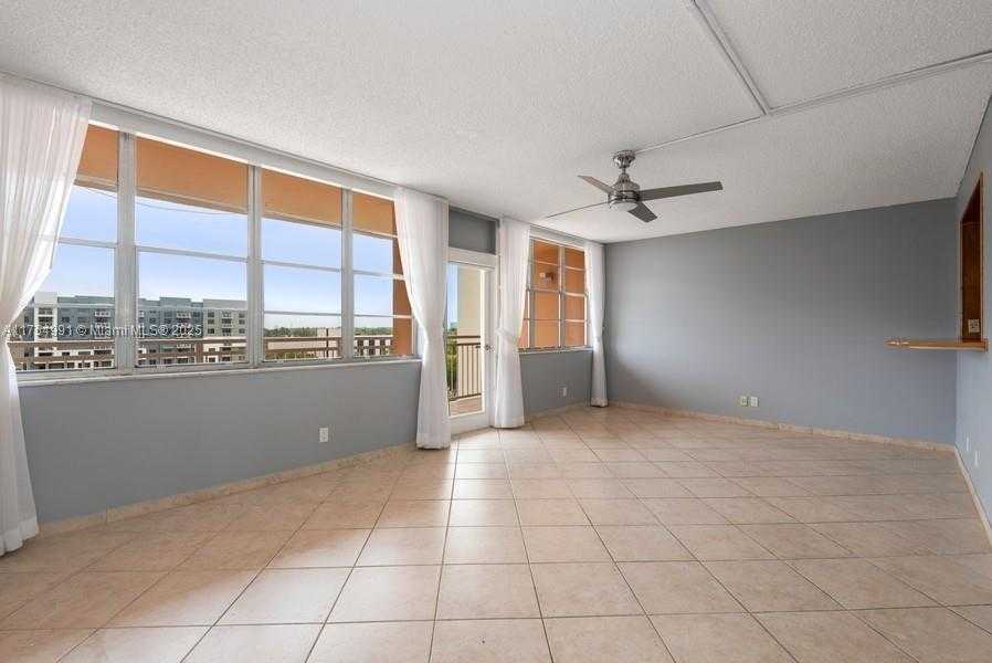 Small Image of 2025 NORTH EAST 164 ST #708, North Miami Beach Number 3