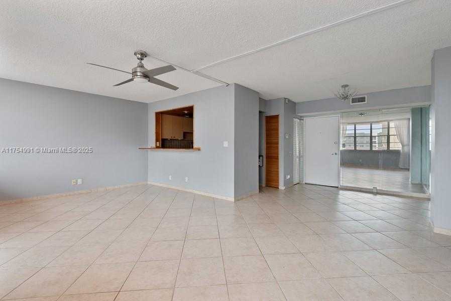 Small Image of 2025 NORTH EAST 164 ST #708, North Miami Beach Number 4