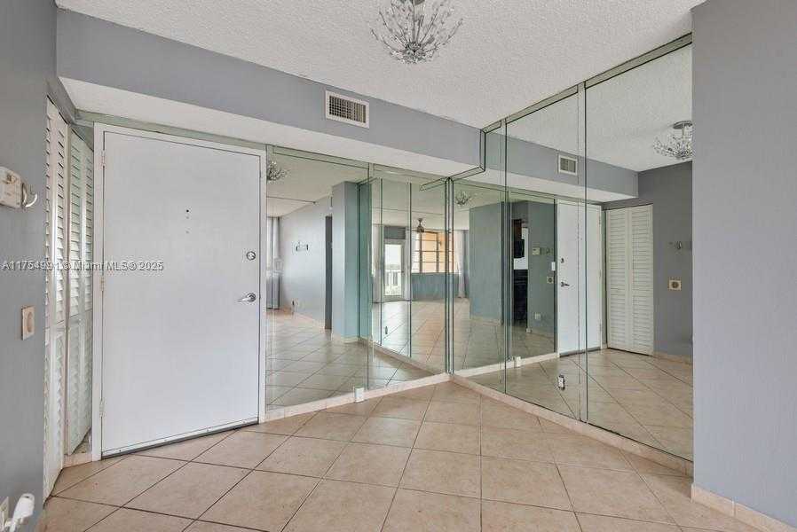Small Image of 2025 NORTH EAST 164 ST #708, North Miami Beach Number 5
