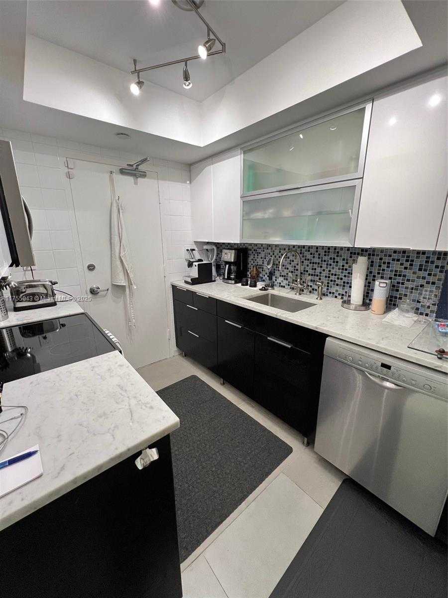 Small Image of 1200 WEST AVE #706, Miami Beach Number 16