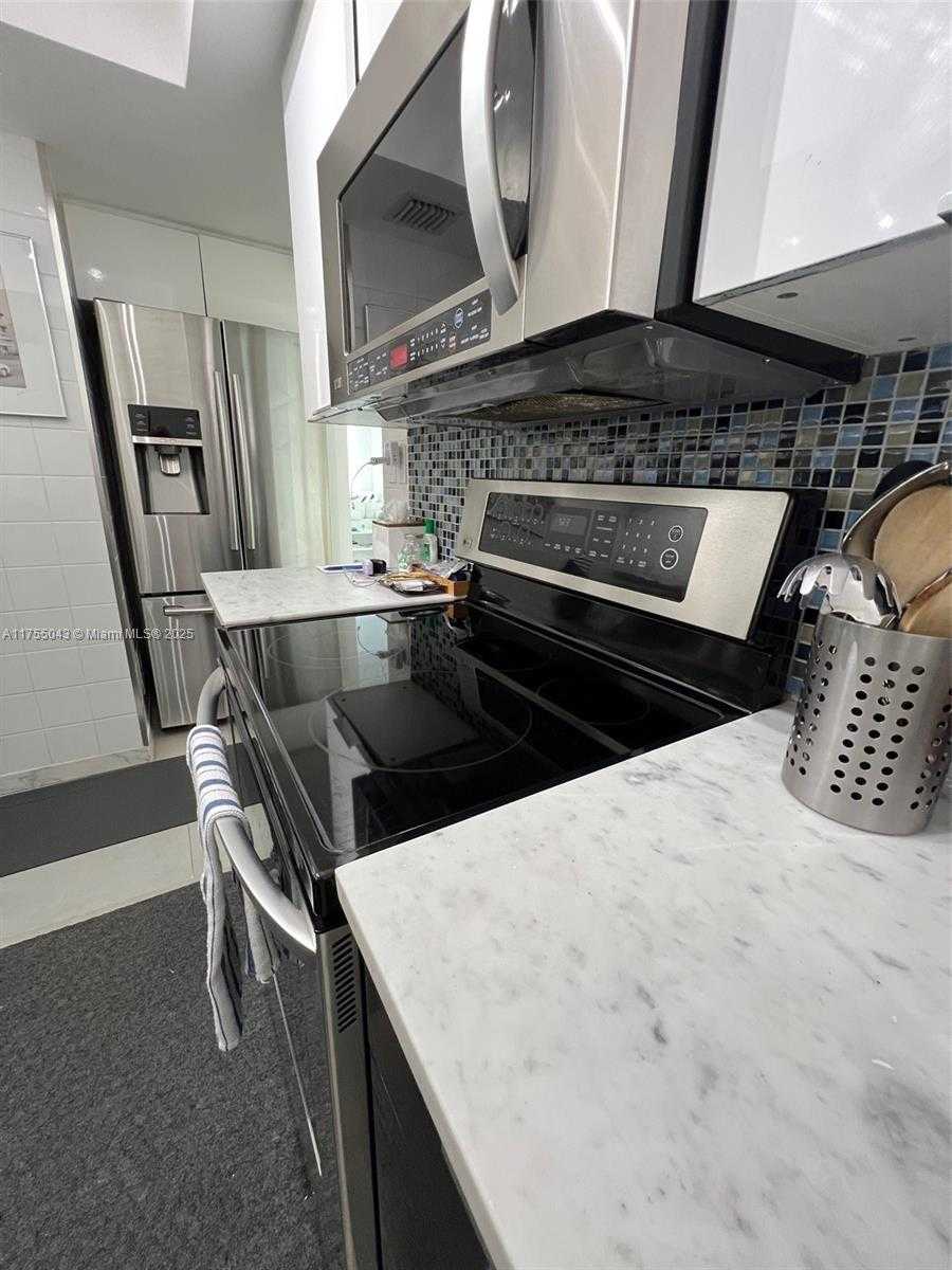 Small Image of 1200 WEST AVE #706, Miami Beach Number 18