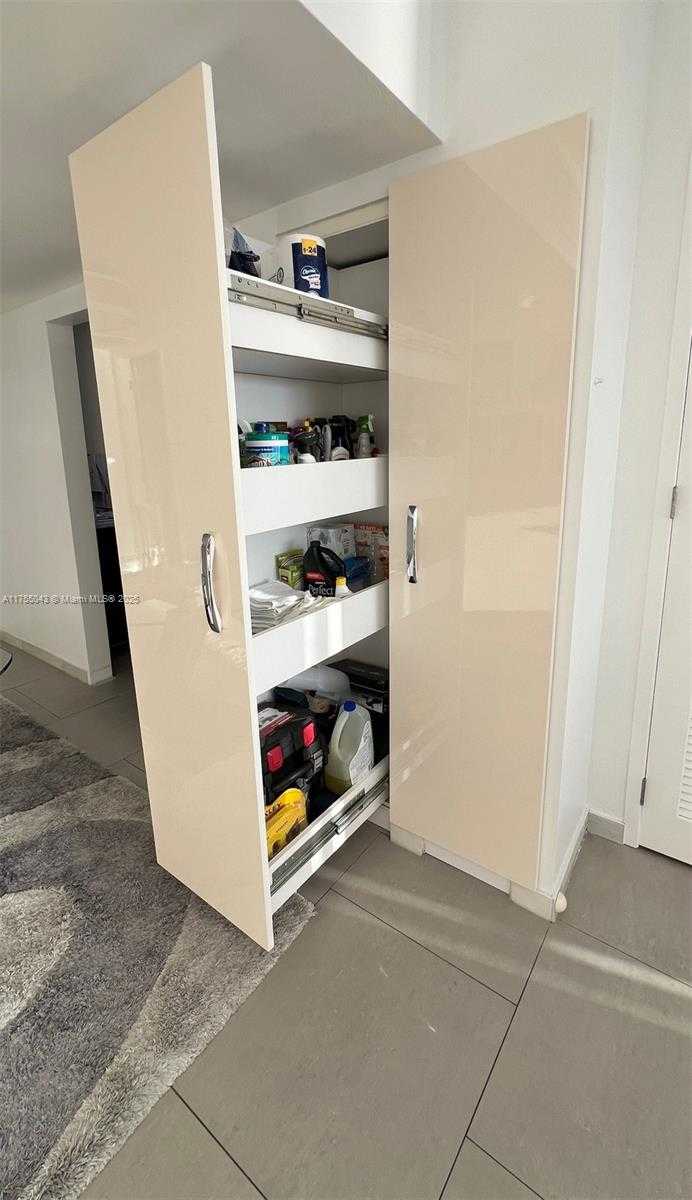 Small Image of 1200 WEST AVE #706, Miami Beach Number 19