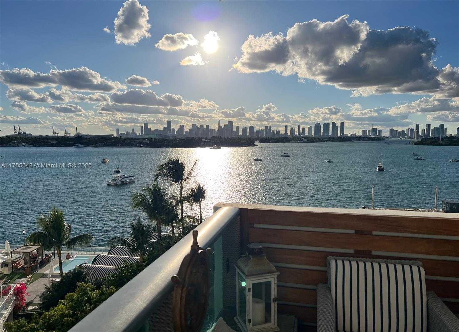 Small Image of 1200 WEST AVE #706, Miami Beach Number 2