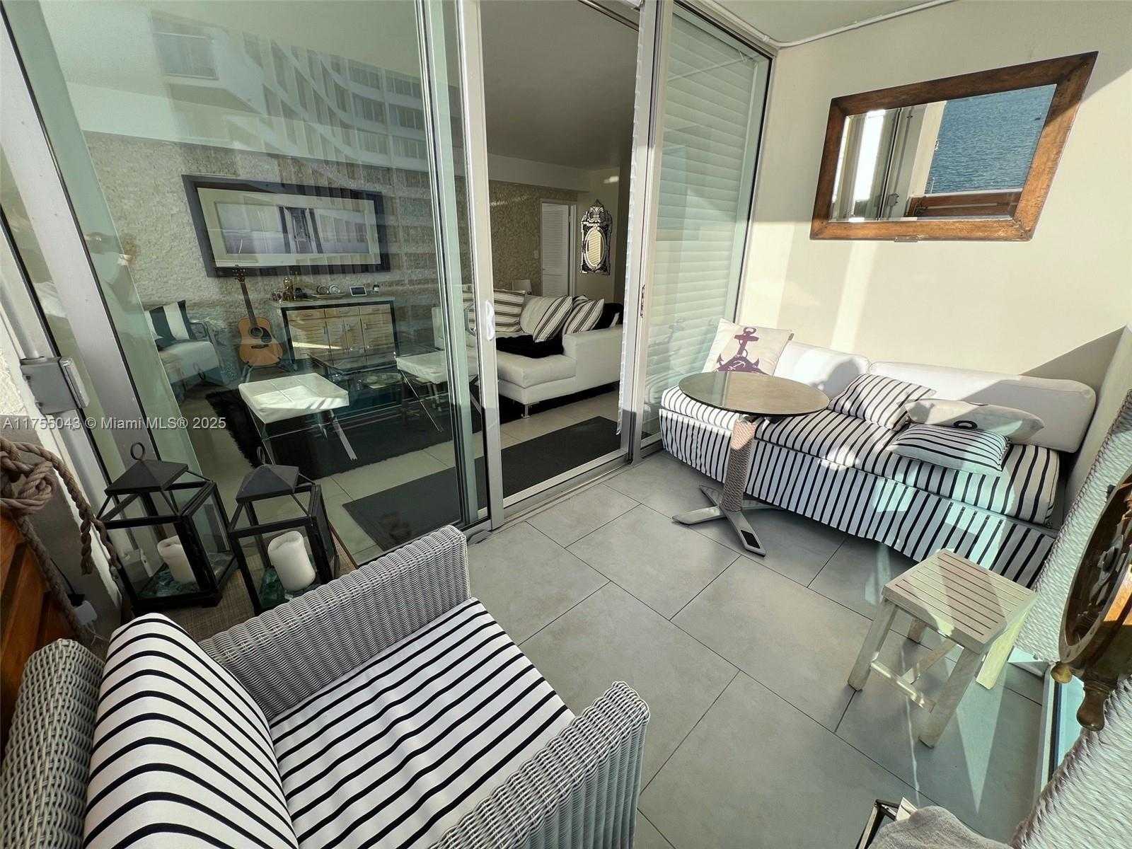 Small Image of 1200 WEST AVE #706, Miami Beach Number 3