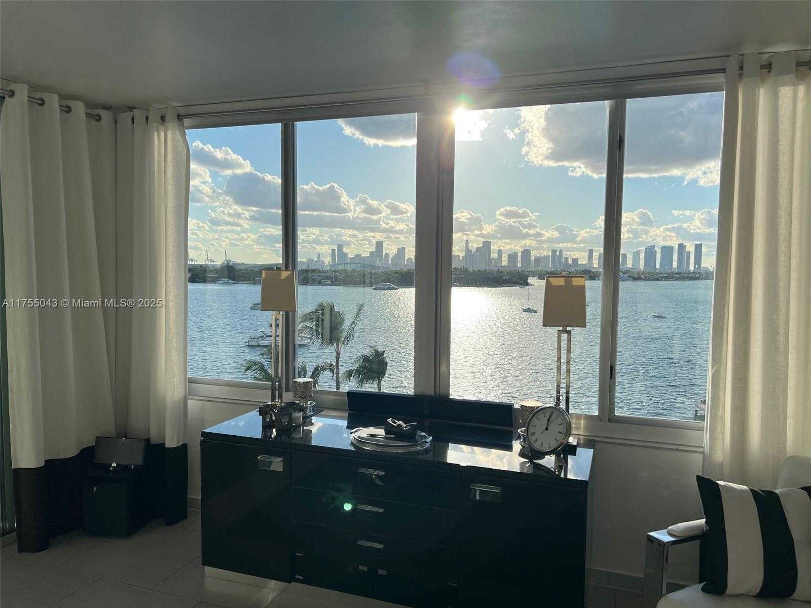 Small Image of 1200 WEST AVE #706, Miami Beach Number 4