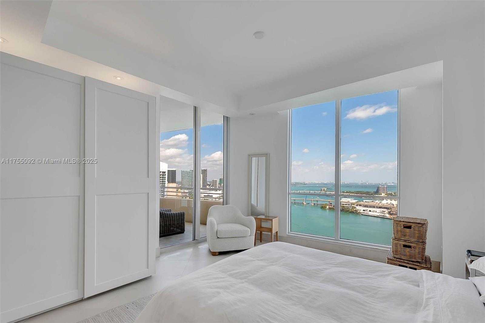 Small Image of 848 BRICKELL KEY DR #4002, Miami Number 10