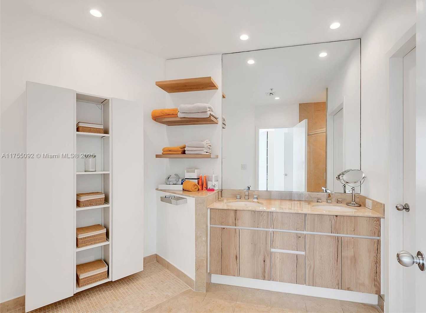 Small Image of 848 BRICKELL KEY DR #4002, Miami Number 11
