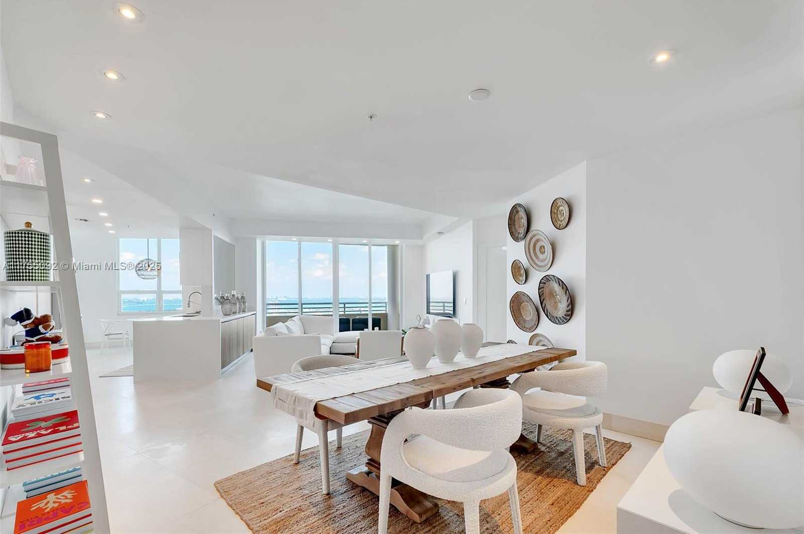 Small Image of 848 BRICKELL KEY DR #4002, Miami Number 8