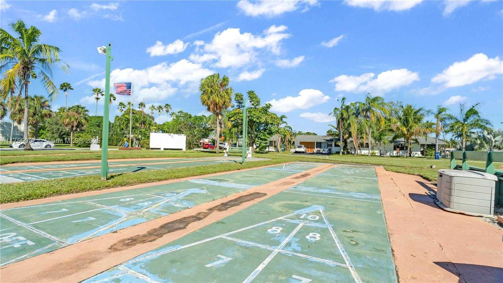 Small Image of 900 SOUTH WEST 10TH TER #16S, Hallandale Beach Number 31
