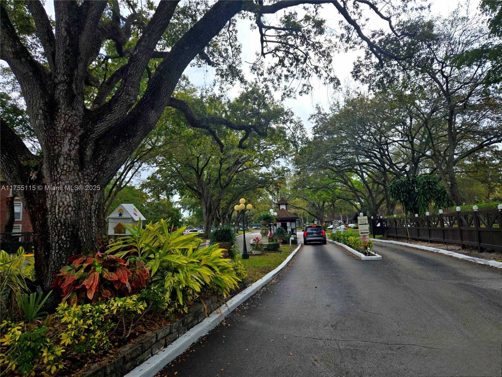 Small Image of 3710 NORTH INVERRARY DR #1P, Lauderhill Number 32