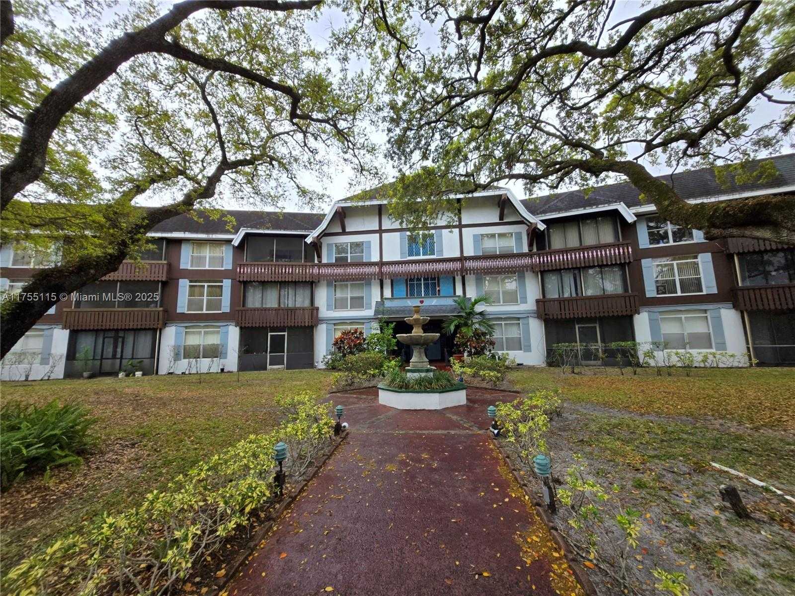 Small Image of 3710 NORTH INVERRARY DR #1P, Lauderhill Number 33