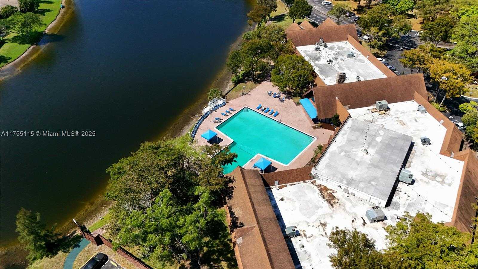 Small Image of 3710 NORTH INVERRARY DR #1P, Lauderhill Number 45
