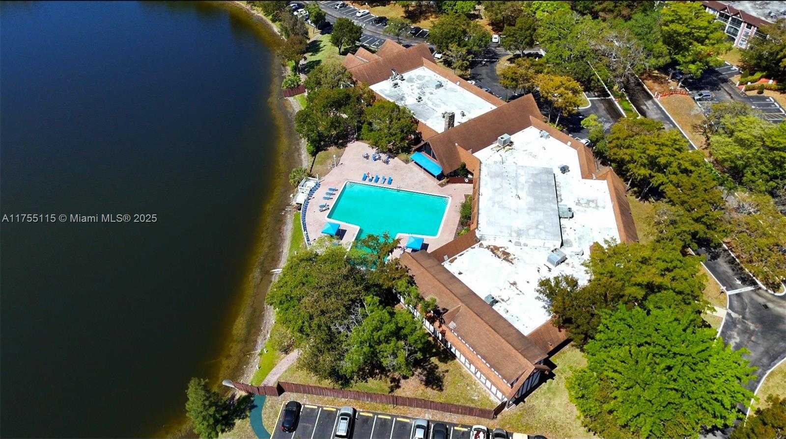 Small Image of 3710 NORTH INVERRARY DR #1P, Lauderhill Number 47