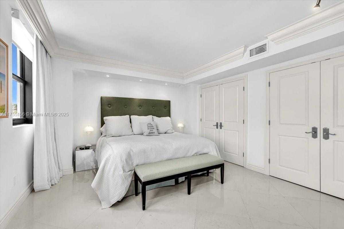 Small Image of 9801 COLLINS AVE #4Y, Bal Harbour Number 31