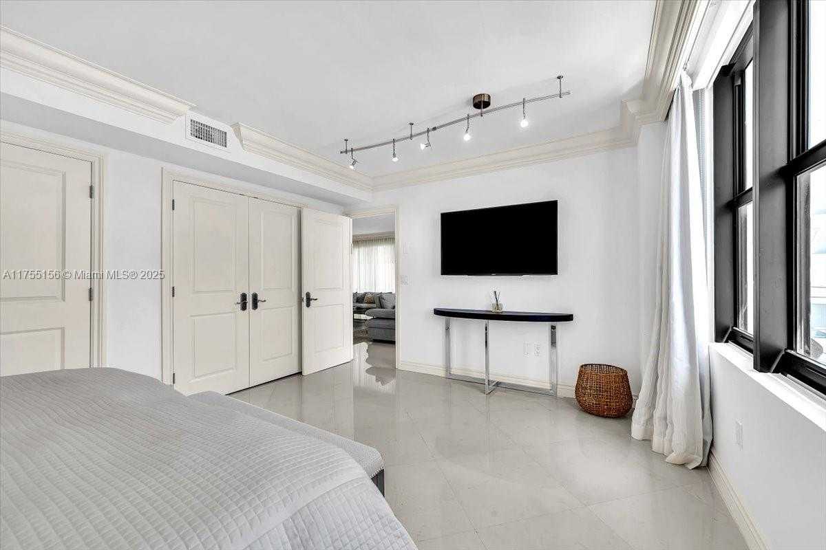 Small Image of 9801 COLLINS AVE #4Y, Bal Harbour Number 32