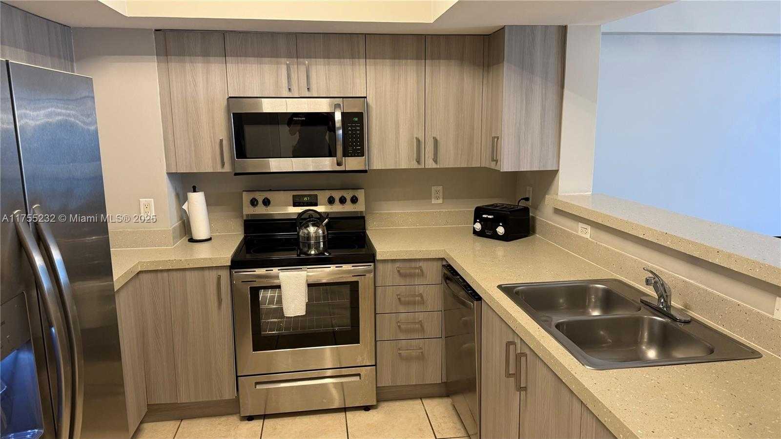 Small Image of 17375 COLLINS AVE #1106, Sunny Isles Beach Number 4