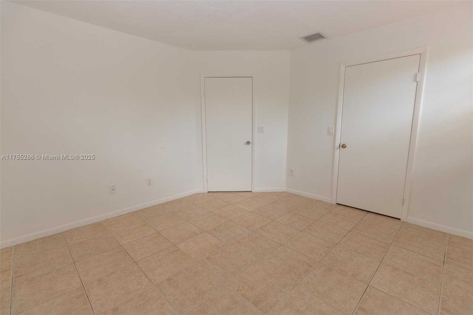 Small Image of 18328 NORTH WEST 68TH AVE #P, Hialeah Number 13