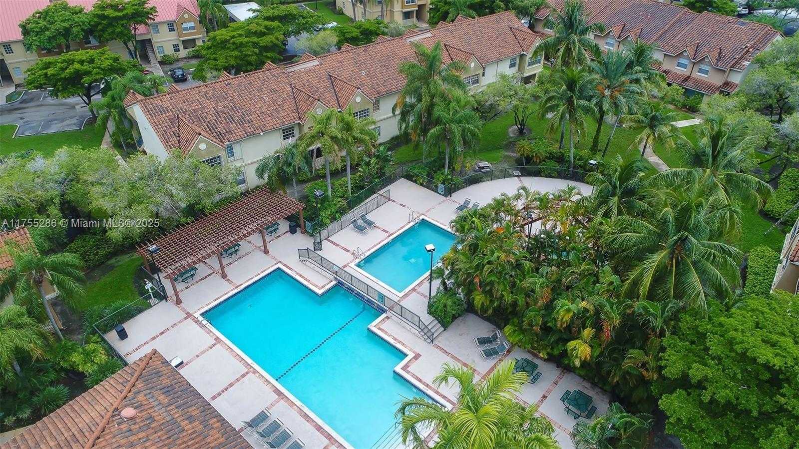 Small Image of 18328 NORTH WEST 68TH AVE #P, Hialeah Number 21