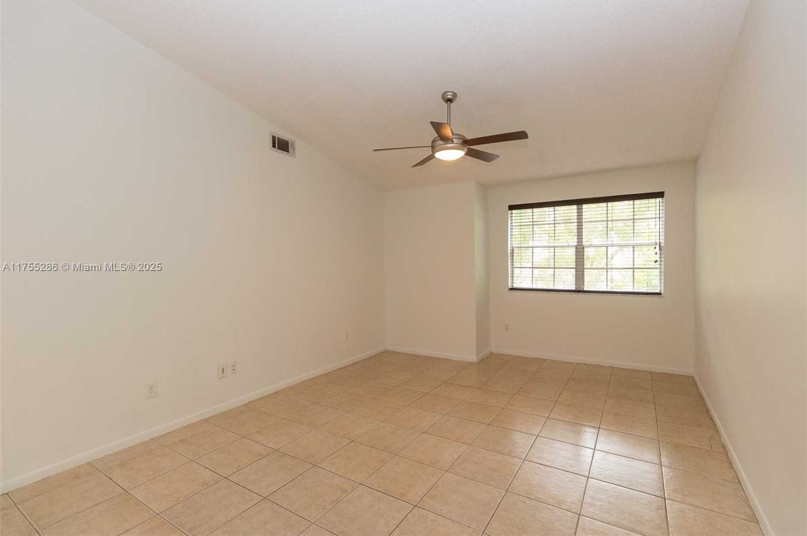 Small Image of 18328 NORTH WEST 68TH AVE #P, Hialeah Number 8