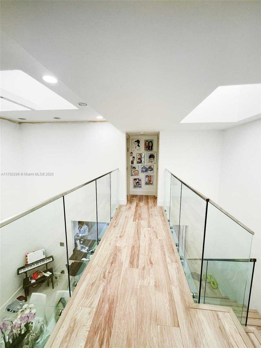 Small Image of 20444 NORTH EAST 34TH CT #12, Aventura Number 11