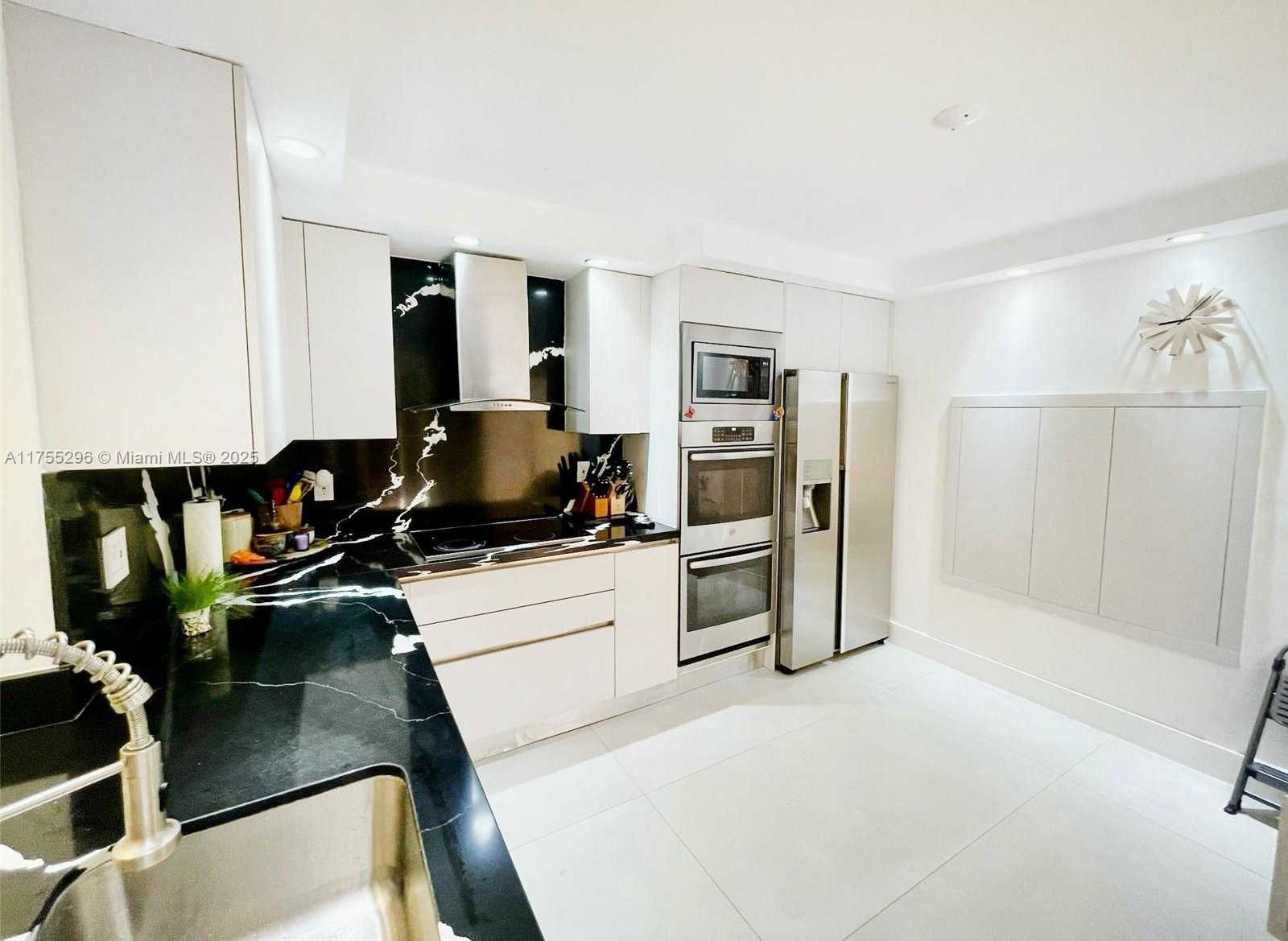 Small Image of 20444 NORTH EAST 34TH CT #12, Aventura Number 3