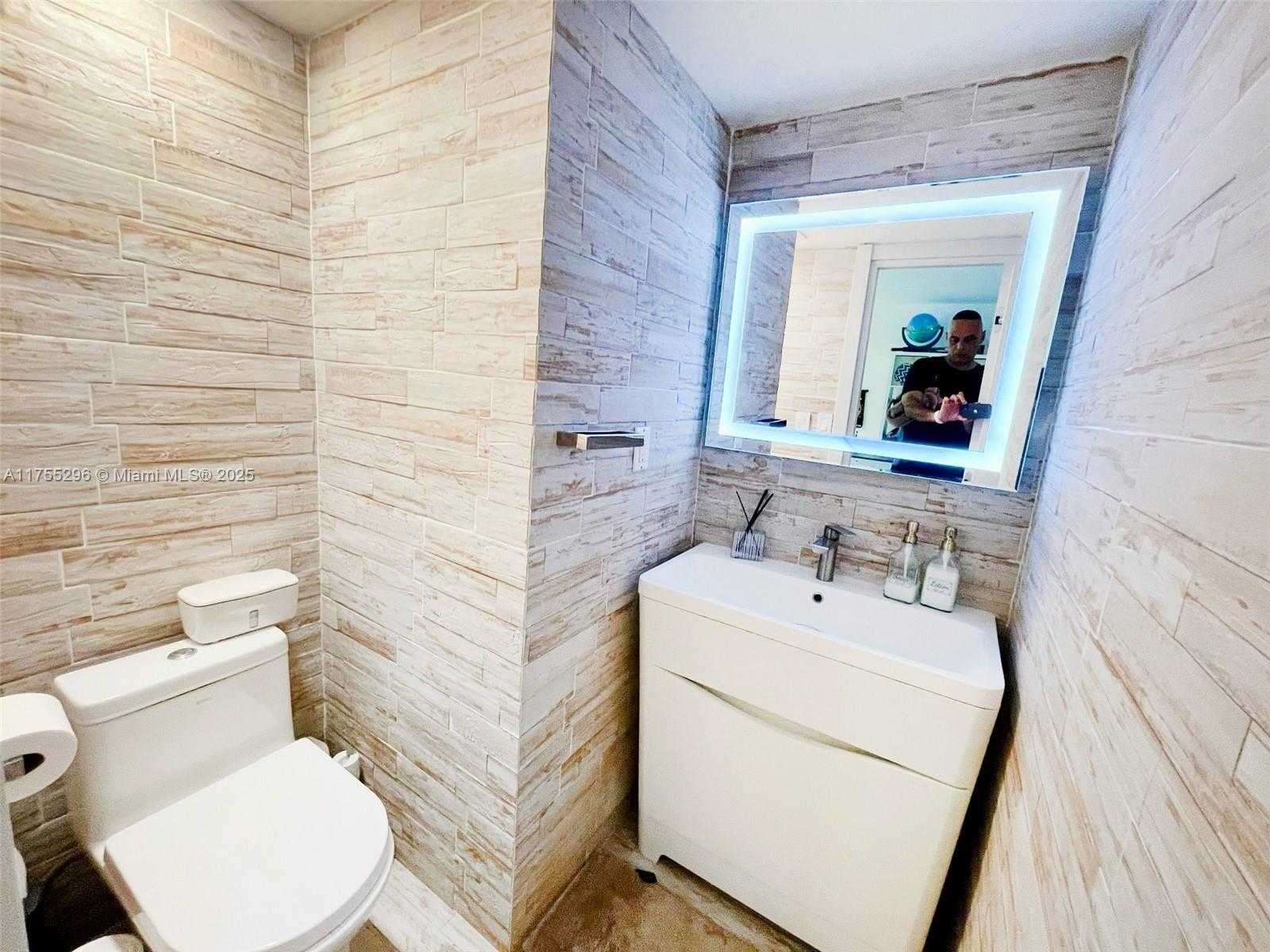 Small Image of 20444 NORTH EAST 34TH CT #12, Aventura Number 9