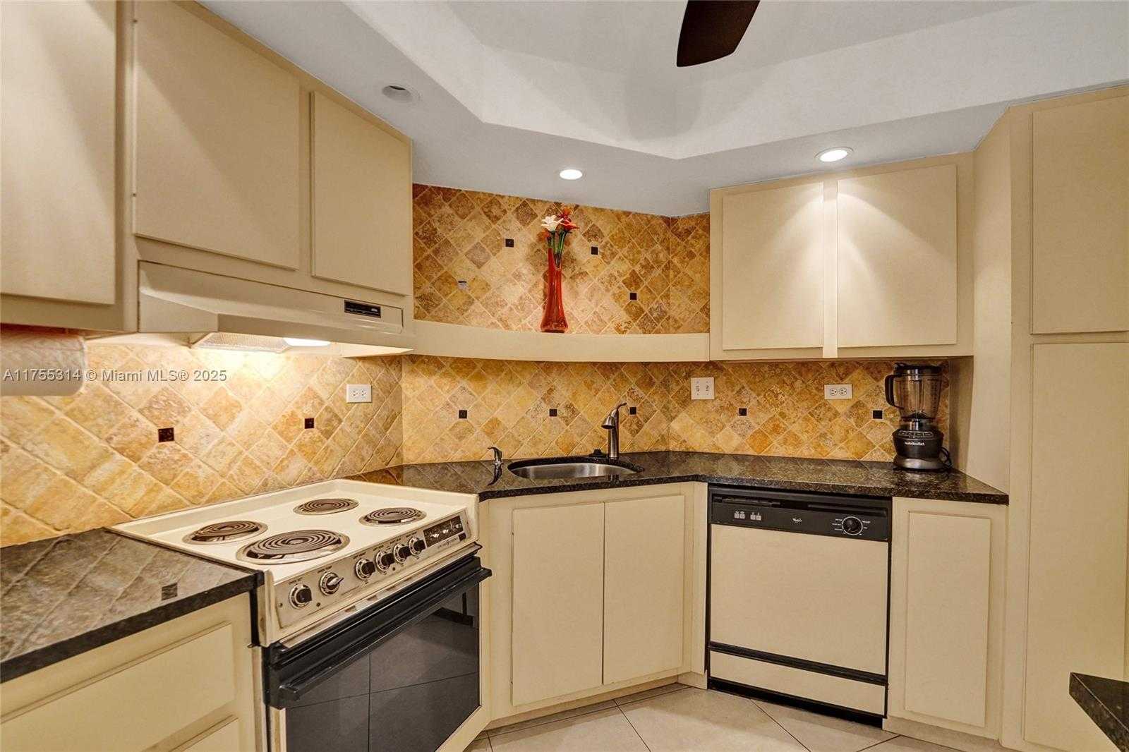 Small Image of 3111 NORTH OCEAN DR #508, Hollywood Number 14