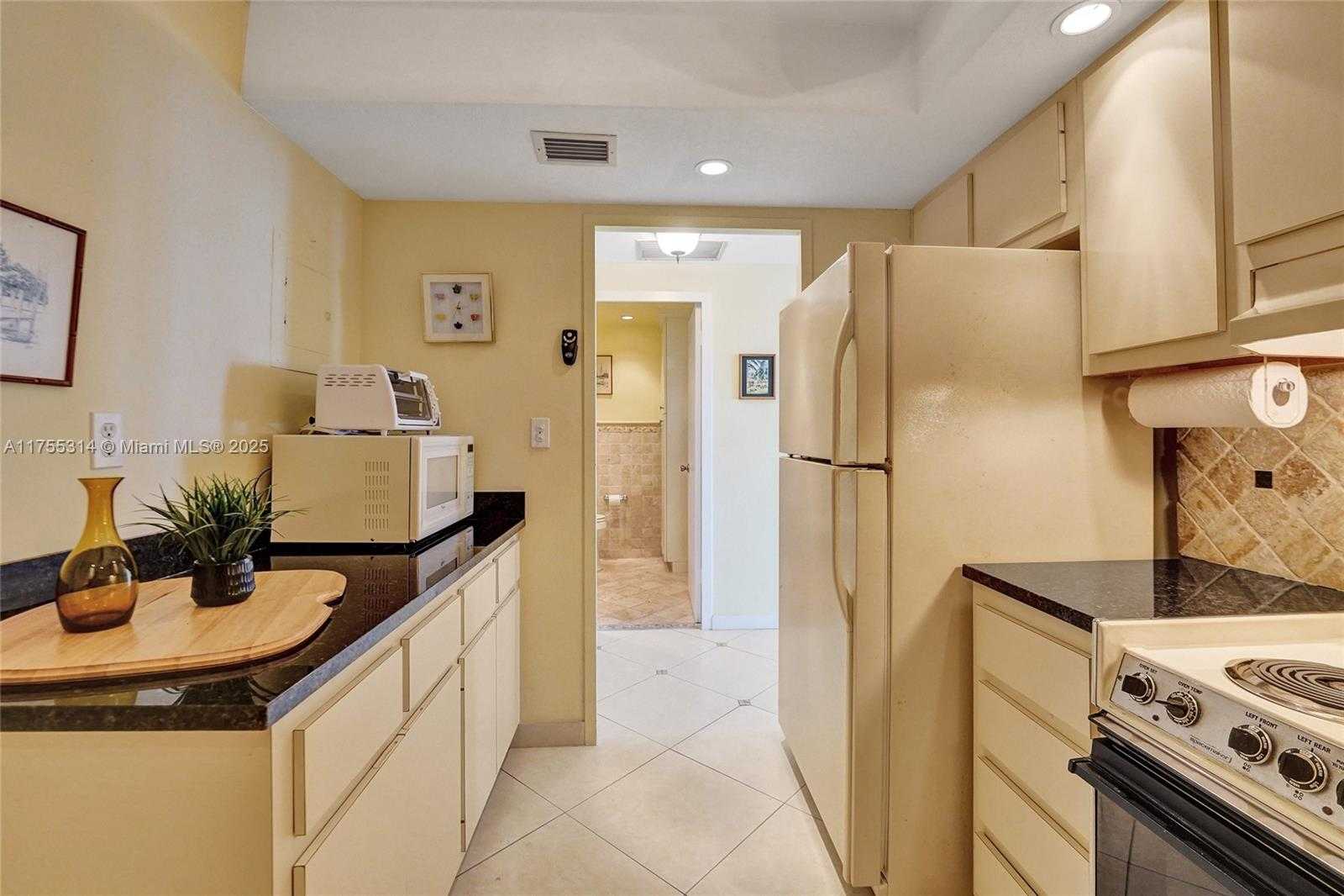 Small Image of 3111 NORTH OCEAN DR #508, Hollywood Number 18