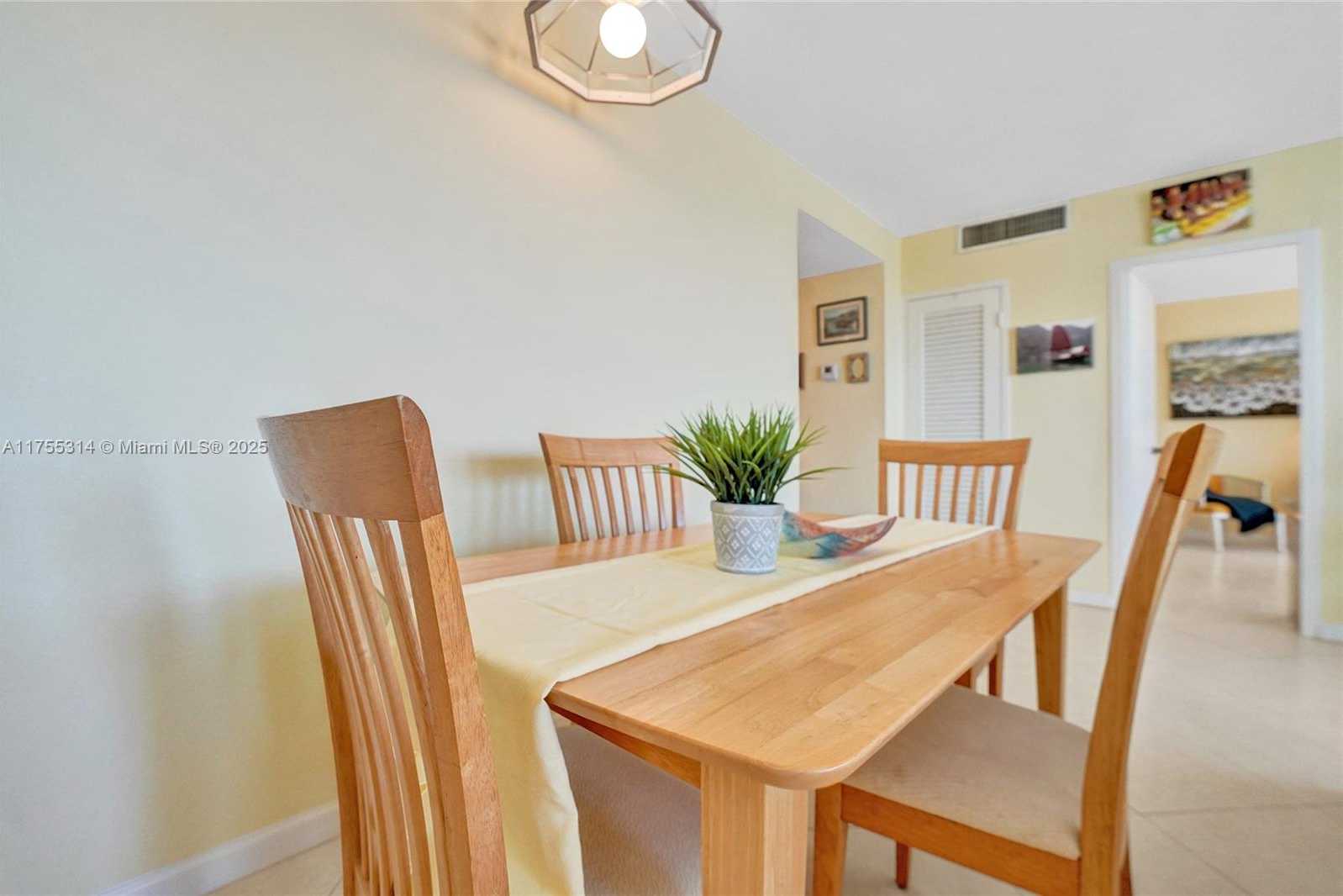 Small Image of 3111 NORTH OCEAN DR #508, Hollywood Number 25