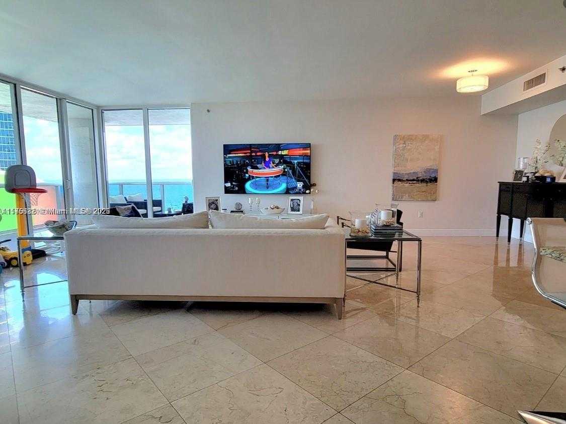 Small Image of 1800 SOUTH OCEAN DR #1510, Hallandale Beach Number 12