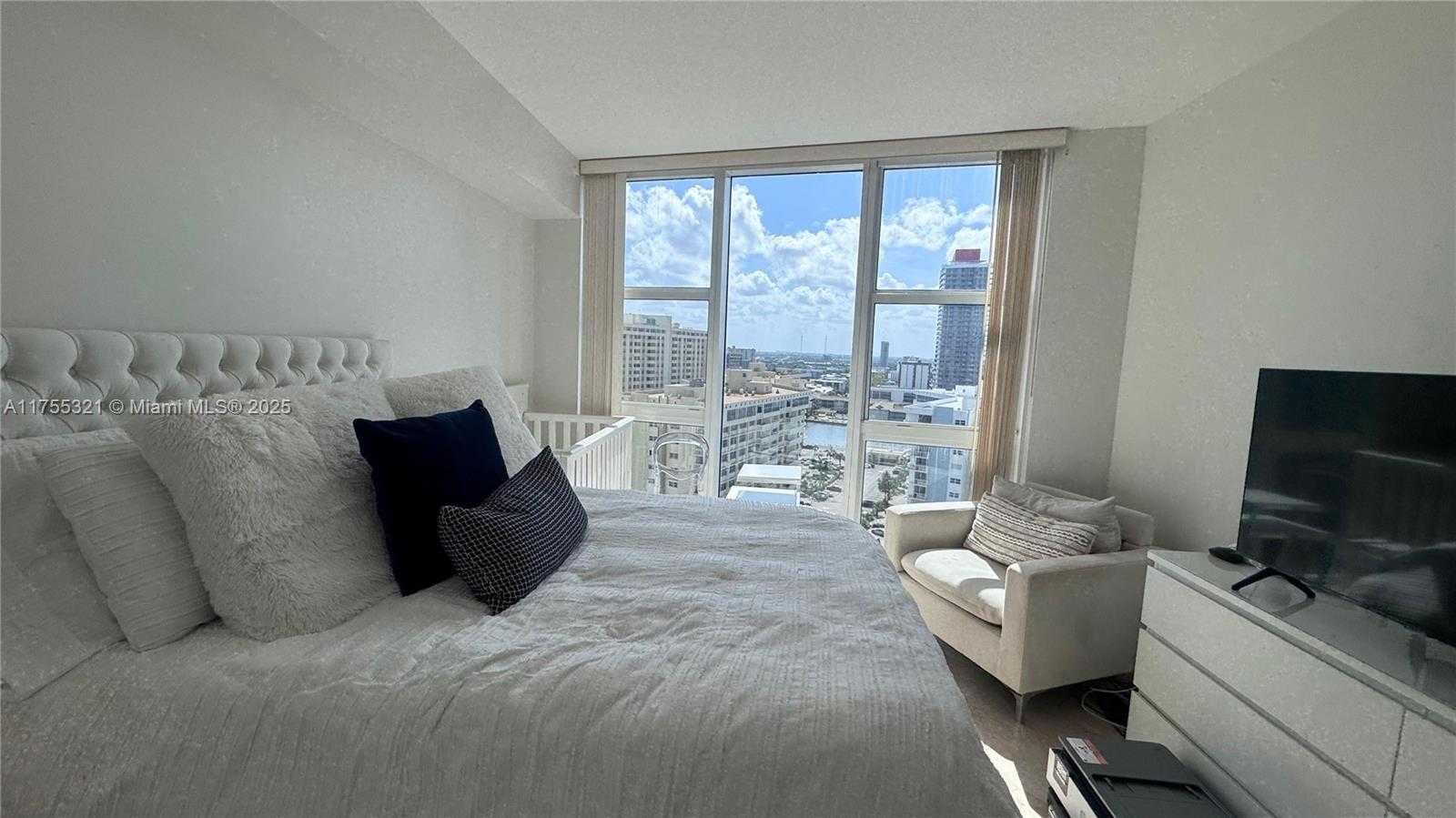 Small Image of 1800 SOUTH OCEAN DR #1510, Hallandale Beach Number 21
