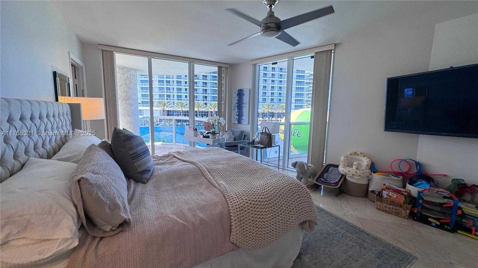 Small Image of 1800 SOUTH OCEAN DR #1510, Hallandale Beach Number 26