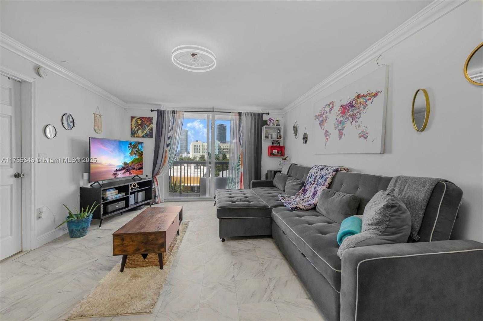 Small Image of 401 OCEAN DR #602, Miami Beach Number 3