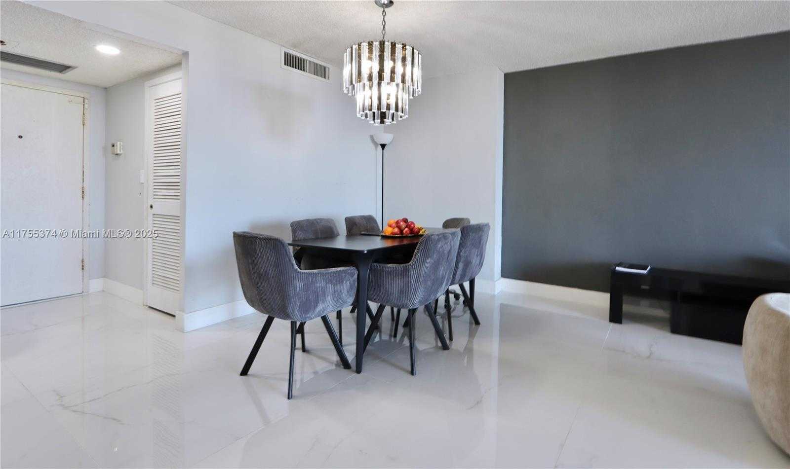 Small Image of 2500 PARKVIEW DR #2407, Hallandale Beach Number 16