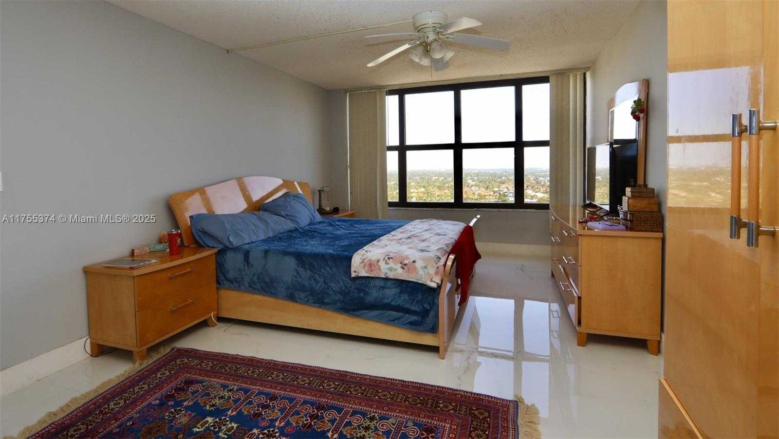 Small Image of 2500 PARKVIEW DR #2407, Hallandale Beach Number 18