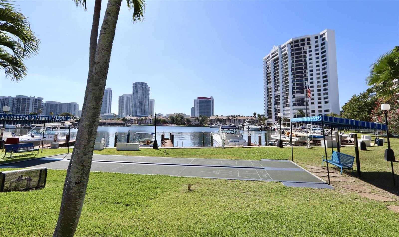 Small Image of 2500 PARKVIEW DR #2407, Hallandale Beach Number 26