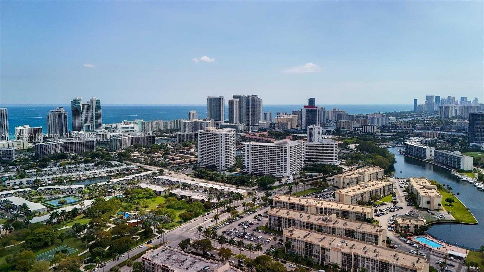Small Image of 2500 PARKVIEW DR #2407, Hallandale Beach Number 32