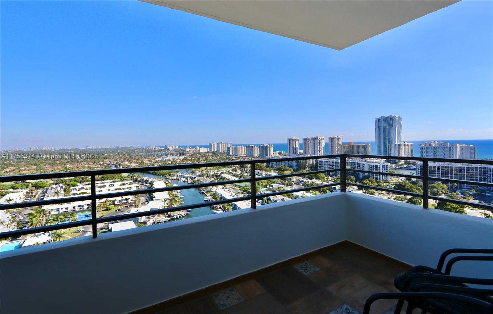 Small Image of 2500 PARKVIEW DR #2407, Hallandale Beach Number 4