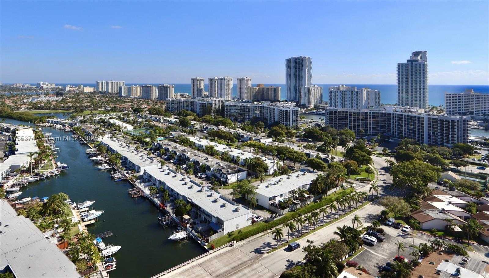 Small Image of 2500 PARKVIEW DR #2407, Hallandale Beach Number 5