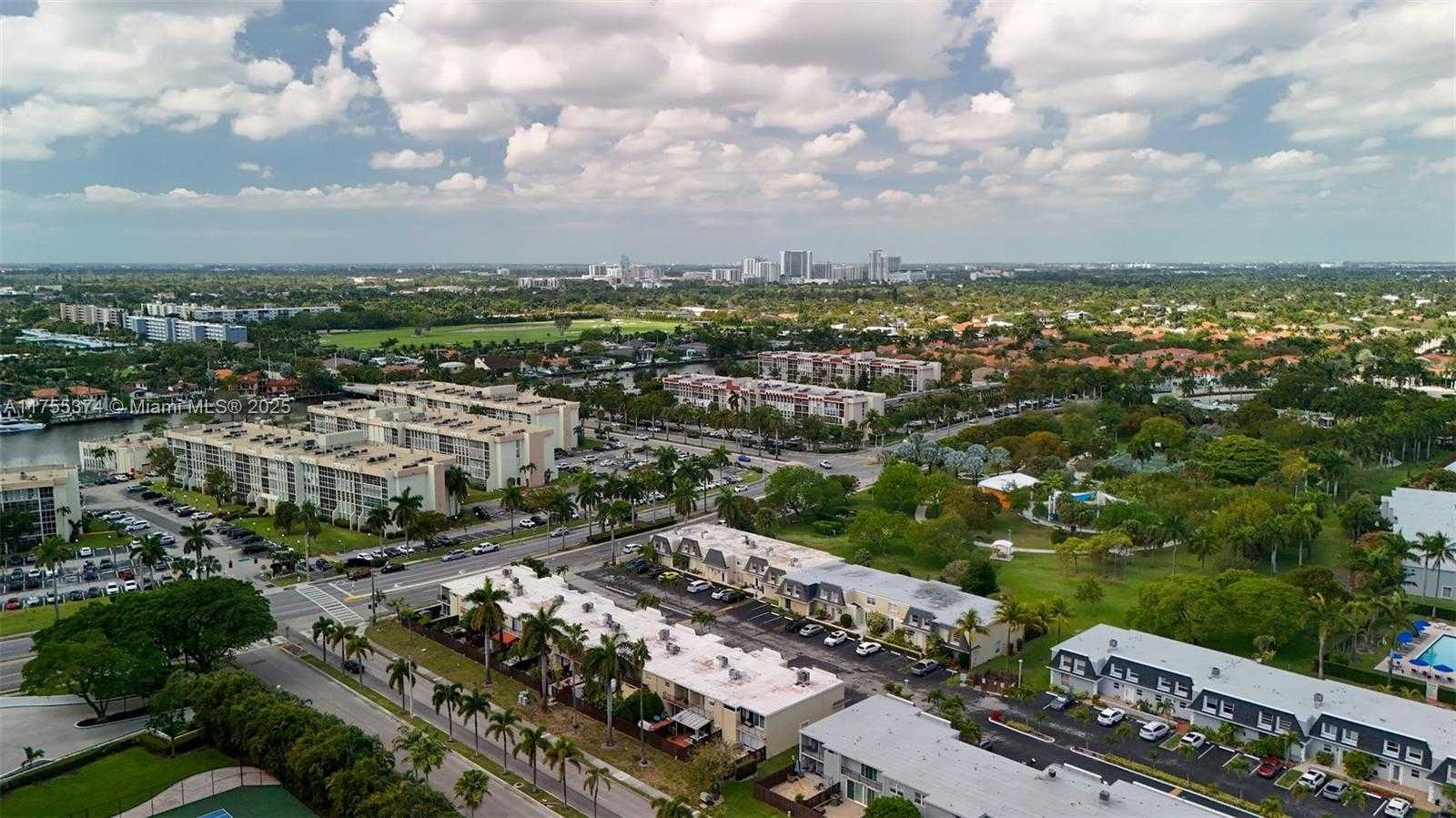Small Image of 2500 PARKVIEW DR #2407, Hallandale Beach Number 7