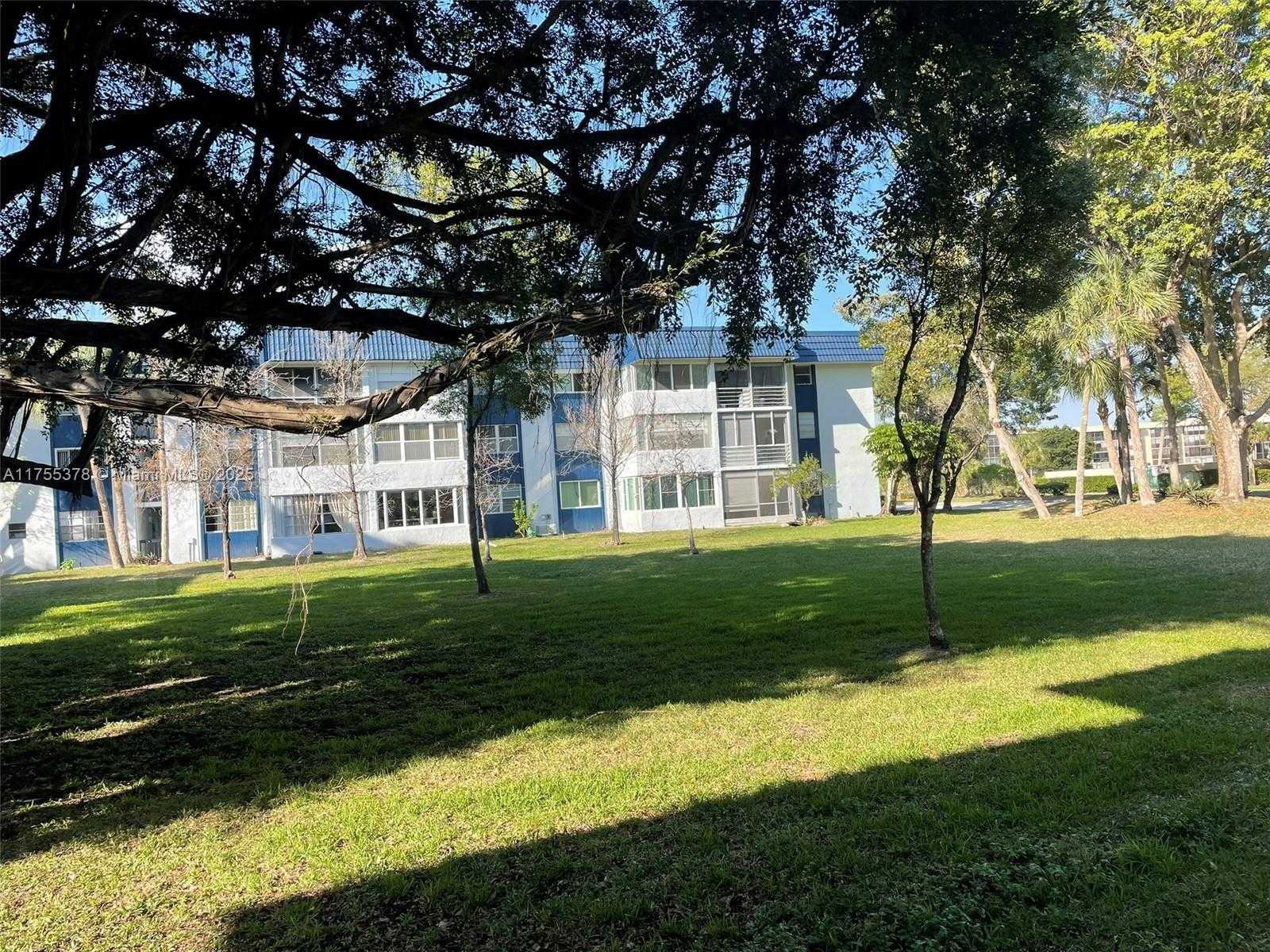 Small Image of 3180 HOLIDAY SPRINGS BLVD #5-107, Margate Number 6