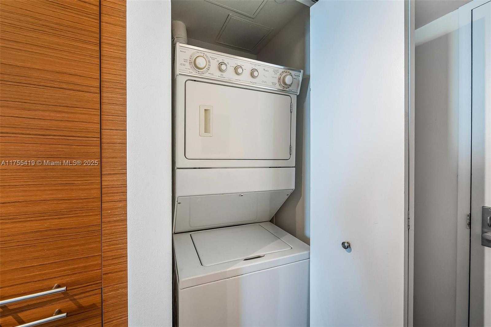 Small Image of 50 BISCAYNE BLVD #5209, Miami Number 13