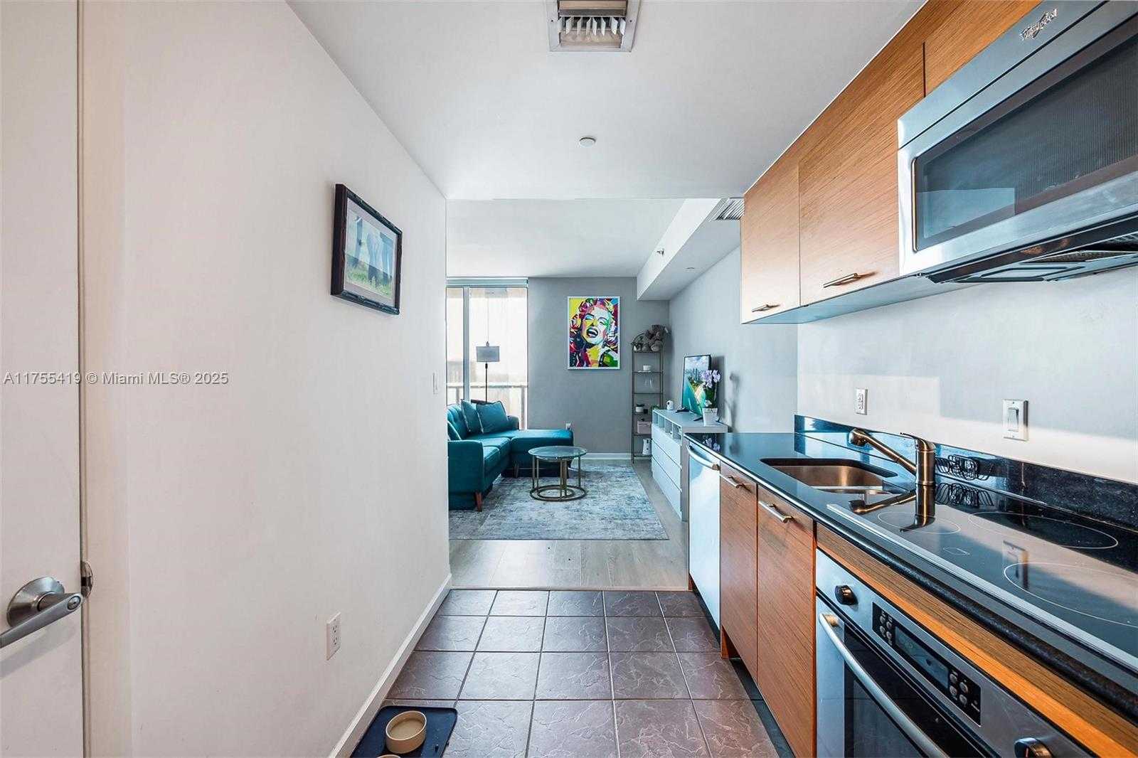 Small Image of 50 BISCAYNE BLVD #5209, Miami Number 3