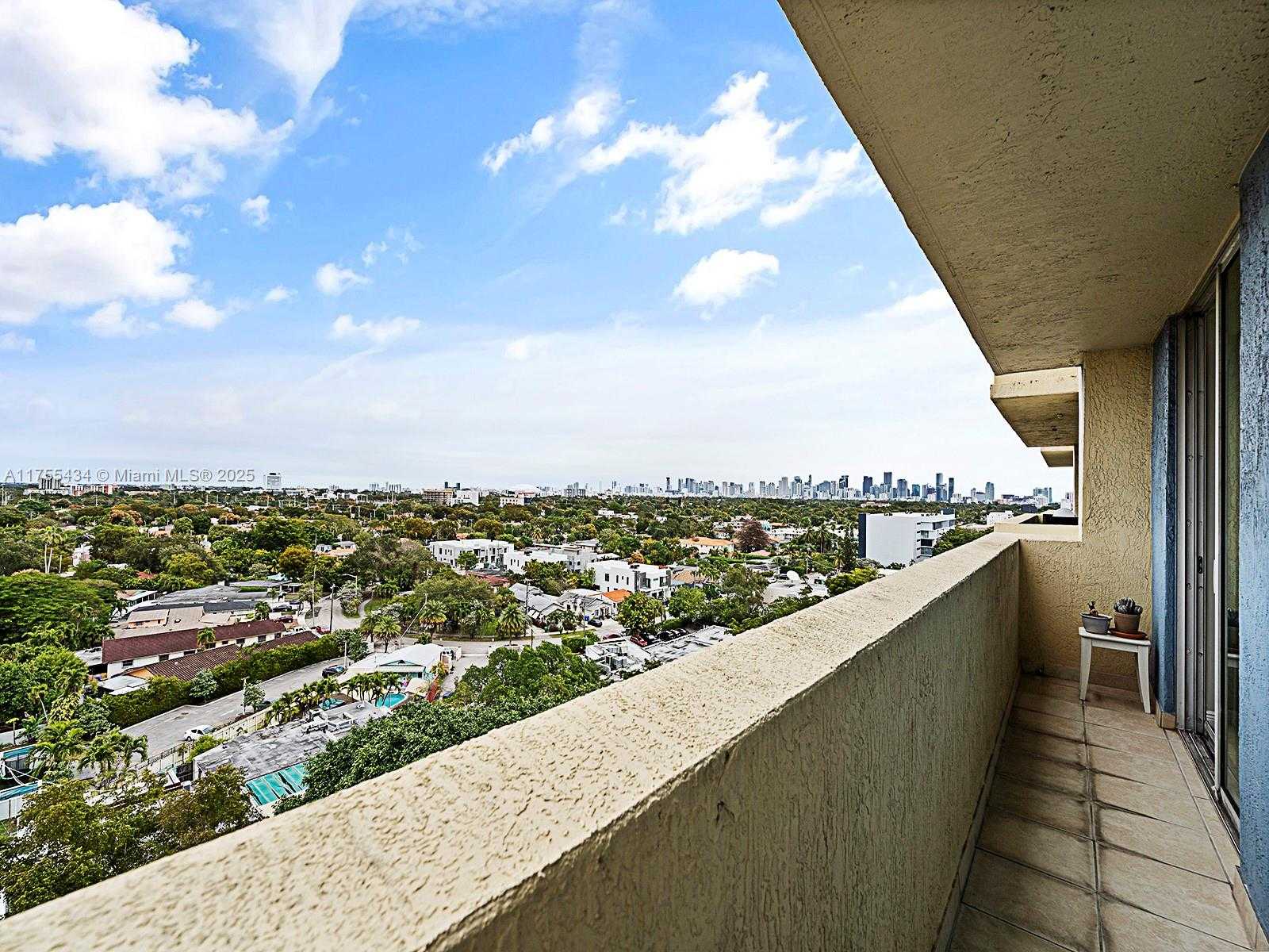 Small Image of 3000 Coral Wy, Coral Gables, FL 33145, USA Number 13