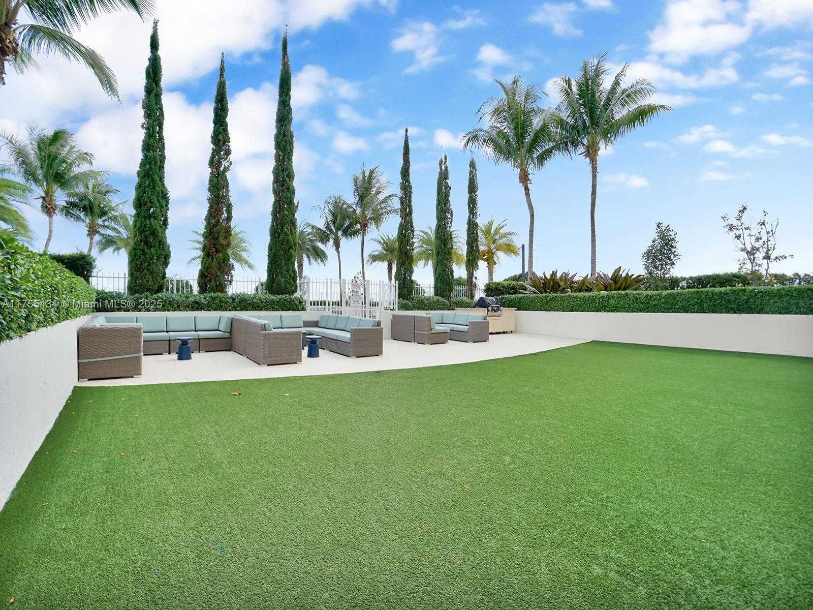 Small Image of 3000 Coral Wy, Coral Gables, FL 33145, USA Number 18